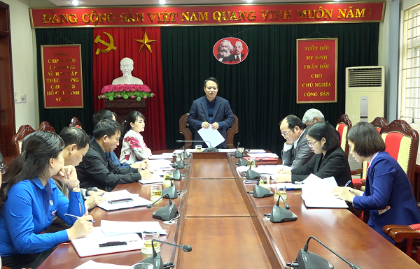 Đồng chí Vân Đình Thảo, Ủy viên BTV Tỉnh ủy, Giám đốc Sở Kế hoạch và Đầu tư làm việc với huyện Sơn Dương về công tác chuẩn bị cho cuộc bầu cử