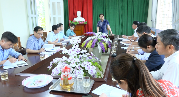Đoàn kiểm tra giám sát của tỉnh kiểm tra công tác bầu cử tại huyện Sơn Dương