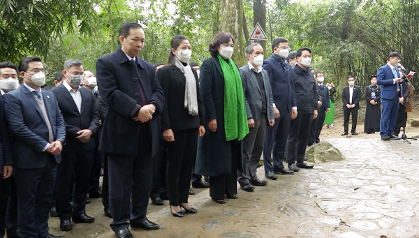 Đoàn công tác Ngân hàng Nhà nước Việt Nam thăm Khu di tích Quốc gia đặc biệt Tân Trào
