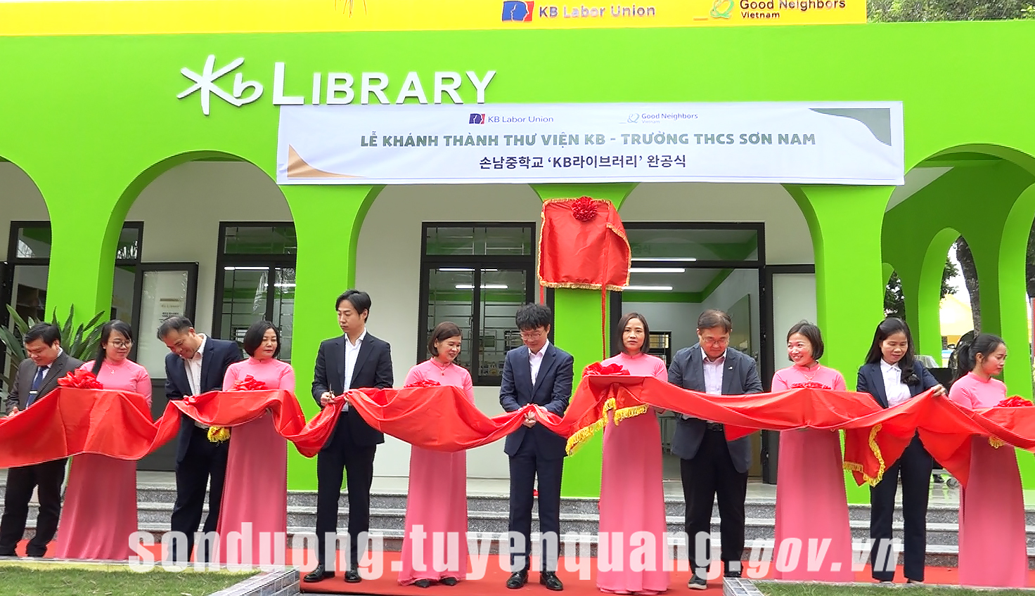 Khánh thành bàn giao và ký kết thỏa thuận hợp tác dự án Thư viện trường THCS Sơn Nam