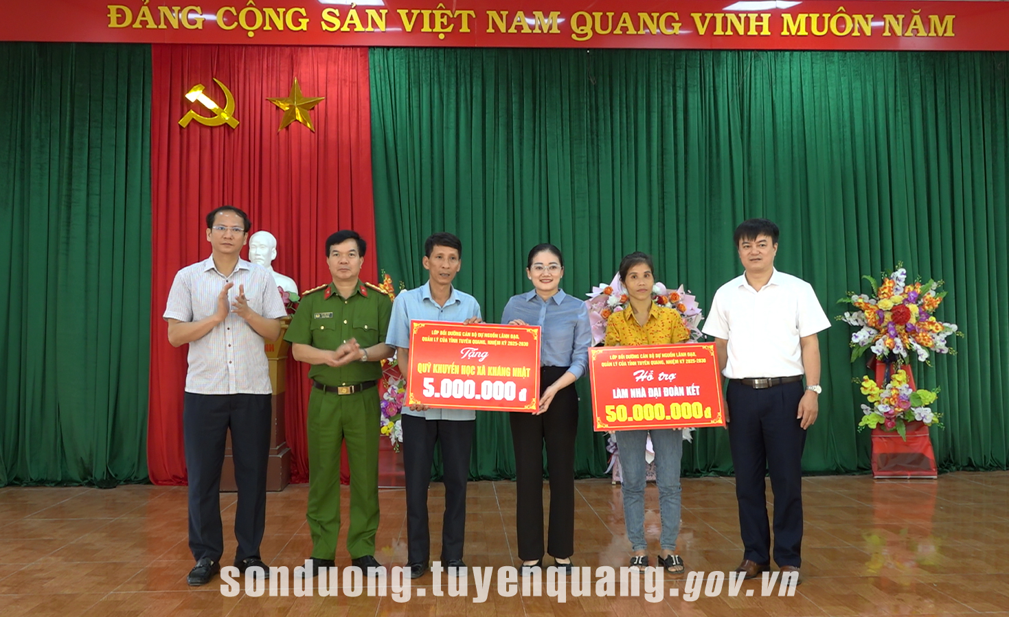 Đoàn công tác lớp bồi dưỡng cán bộ dự nguồn lãnh đạo, quản lý tỉnh Tuyên Quang, nhiệm kỳ 2025 - 2030 thực tế tại xã Kháng Nhật