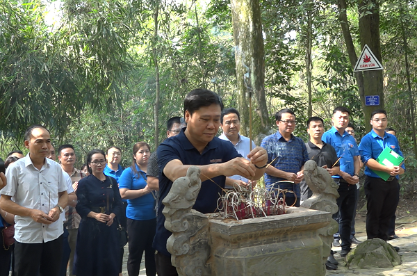 Báo Tuyên Quang và Báo Hà Giang tổ chức hành trình về nguồn