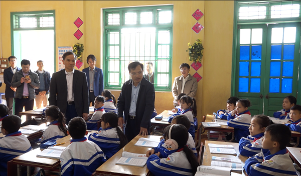 Đoàn công tác Ban Chỉ đạo Trung ương các Chương trình MTQG Trung ương kiểm tra tại huyện Sơn Dương